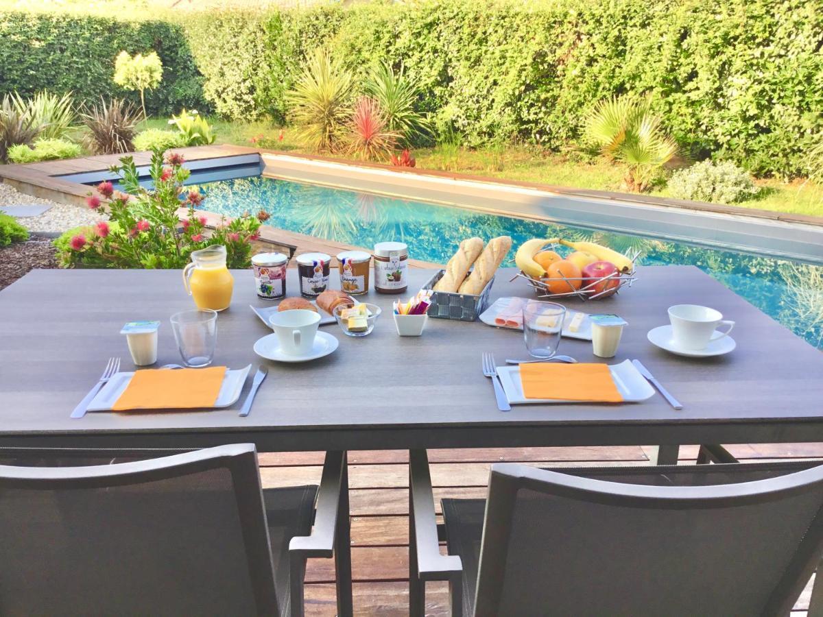 La Villa Du Golf - Chambre D Hotes กูฌ็อง-เมสทราส ภายนอก รูปภาพ